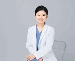 成都李瑞萱做双眼皮修复技术怎么样？李瑞萱眼修复预约电话